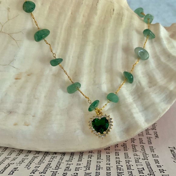 Green Heart shaped necklaces with natural stones - Picture 11 of 12